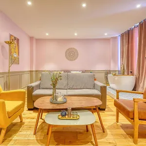  Apartment Luxury Republique